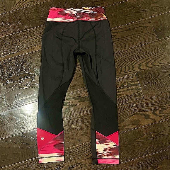 Lululemon Pace Rival Cropped Leggings in Black & Wind Berry Rumble - Rare - Picture 2 of 16